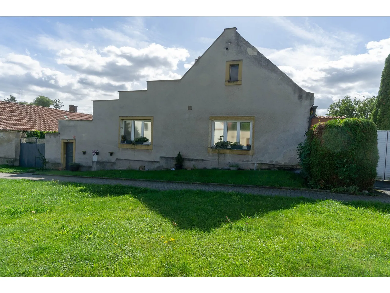 Prodej rodinného domu 166 m², pozemek 2245 m², Ledce, okres Kladno